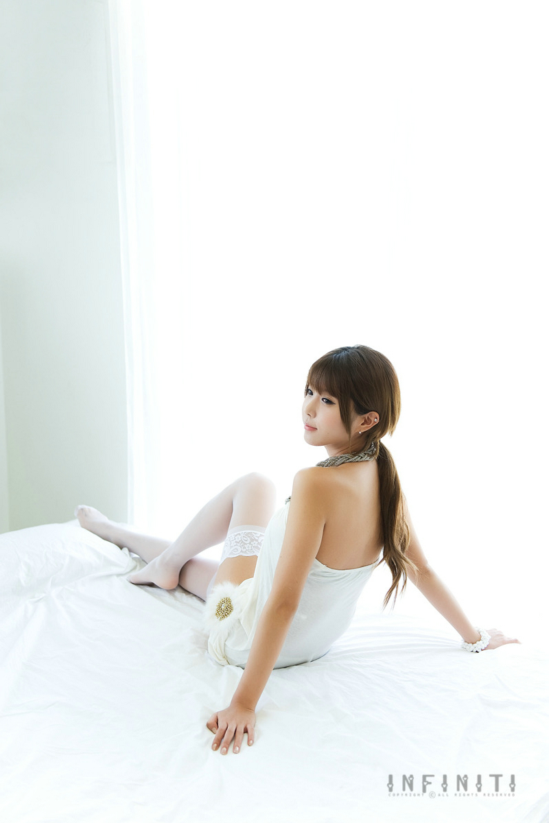 [网络收集]  韩国MODEL许允美--天使一样，可爱白丝